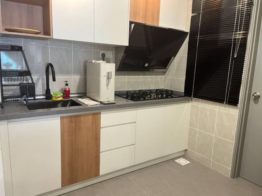 Attractive 3 Bedroom Condo With Pool-D Raudhah Homestay Kajang Eksteriør billede