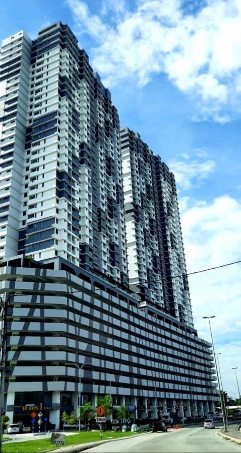 Attractive 3 Bedroom Condo With Pool-D Raudhah Homestay Kajang Eksteriør billede