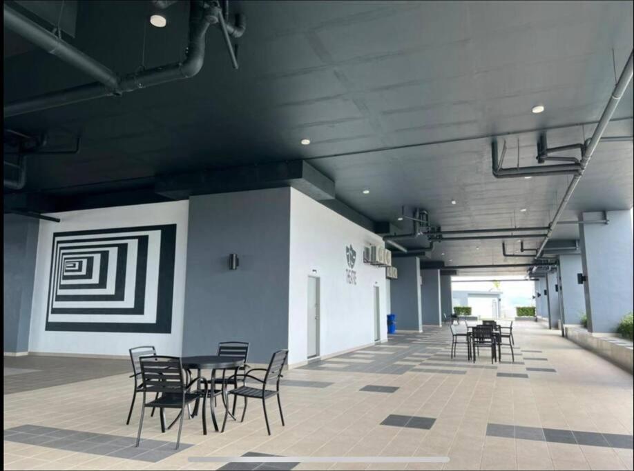 Attractive 3 Bedroom Condo With Pool-D Raudhah Homestay Kajang Eksteriør billede